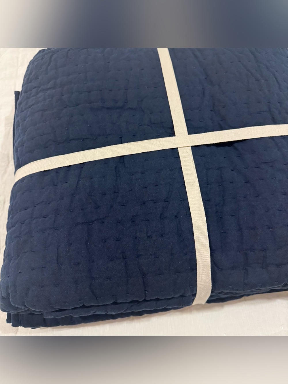 New Quince European Linen Cotton Stitch Quilt Set King/CalKing MSRP $219.90 Navy - Picture 7 of 9